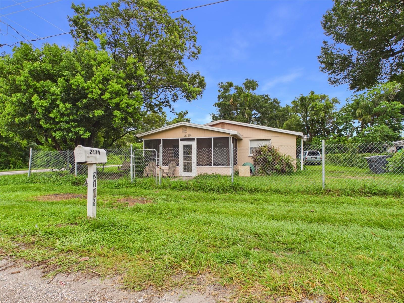 2119 W Patterson St Property Photo 33