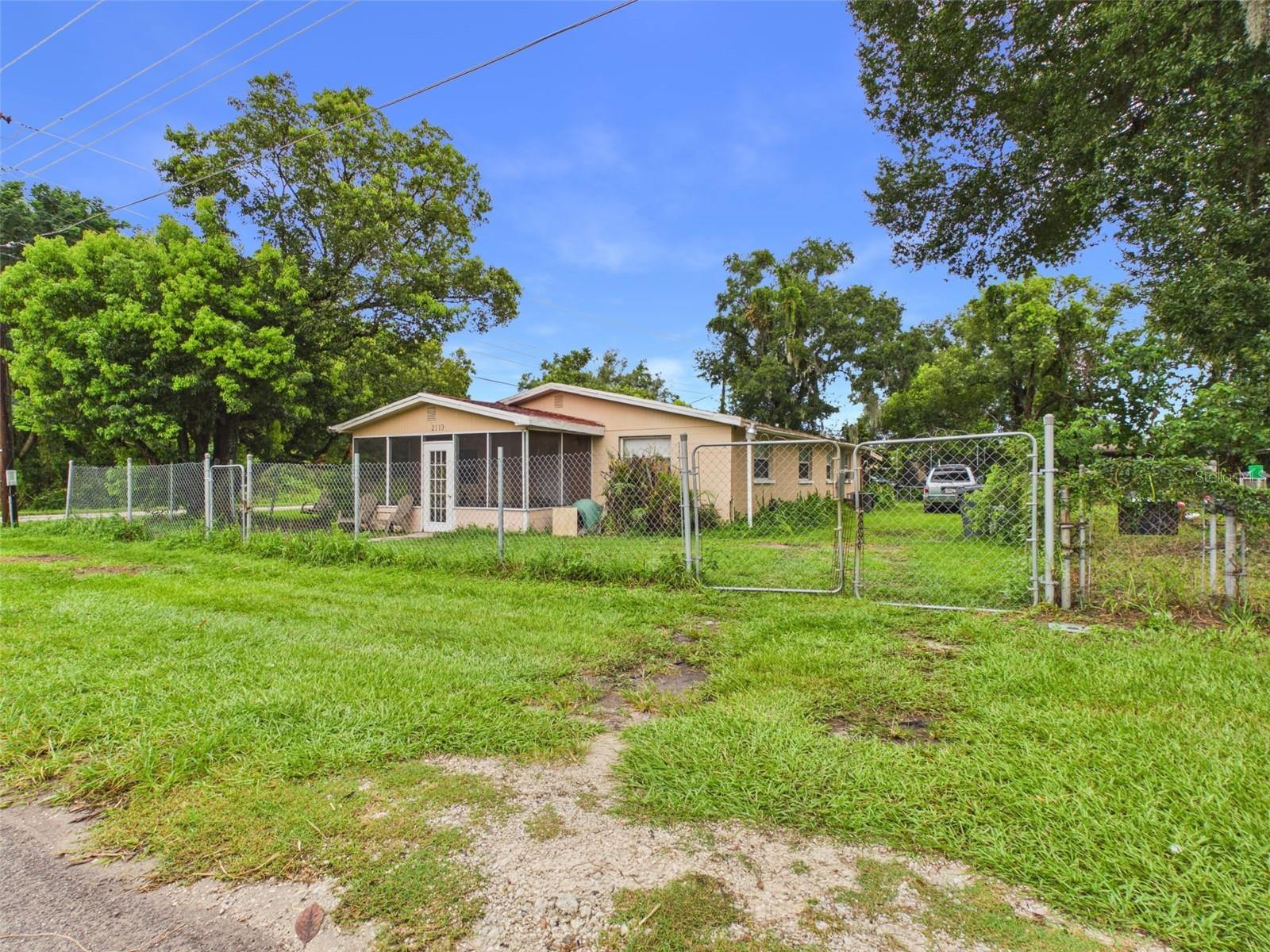 2119 W Patterson St Property Photo 34