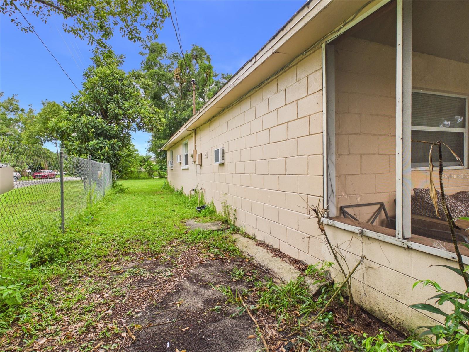 2119 W Patterson St Property Photo 49