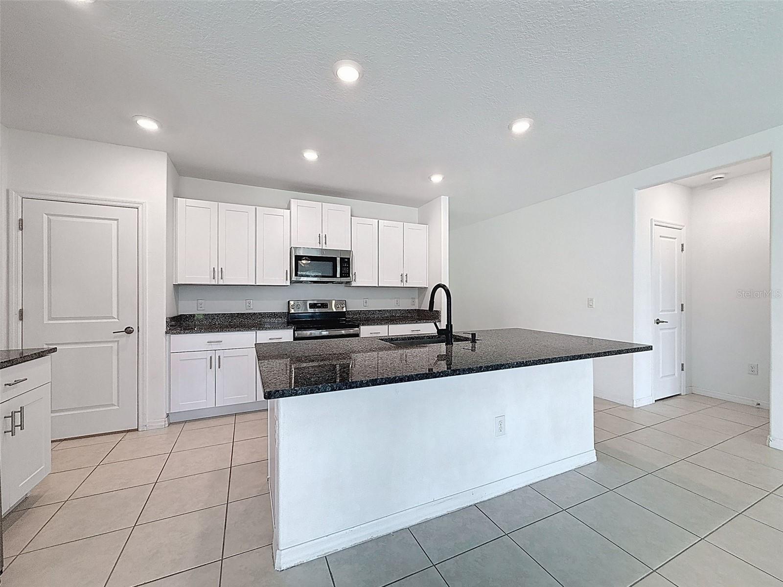 4395 Trotters Way Property Photo 9