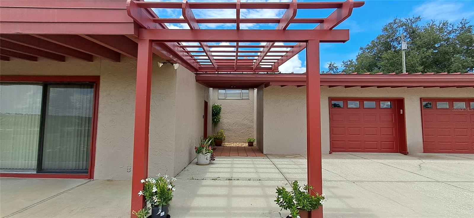 2741 Edwards Rd Property Photo 4