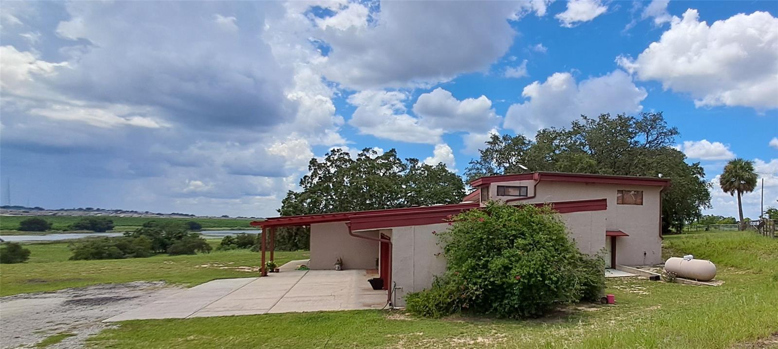 2741 Edwards Rd Property Photo 6