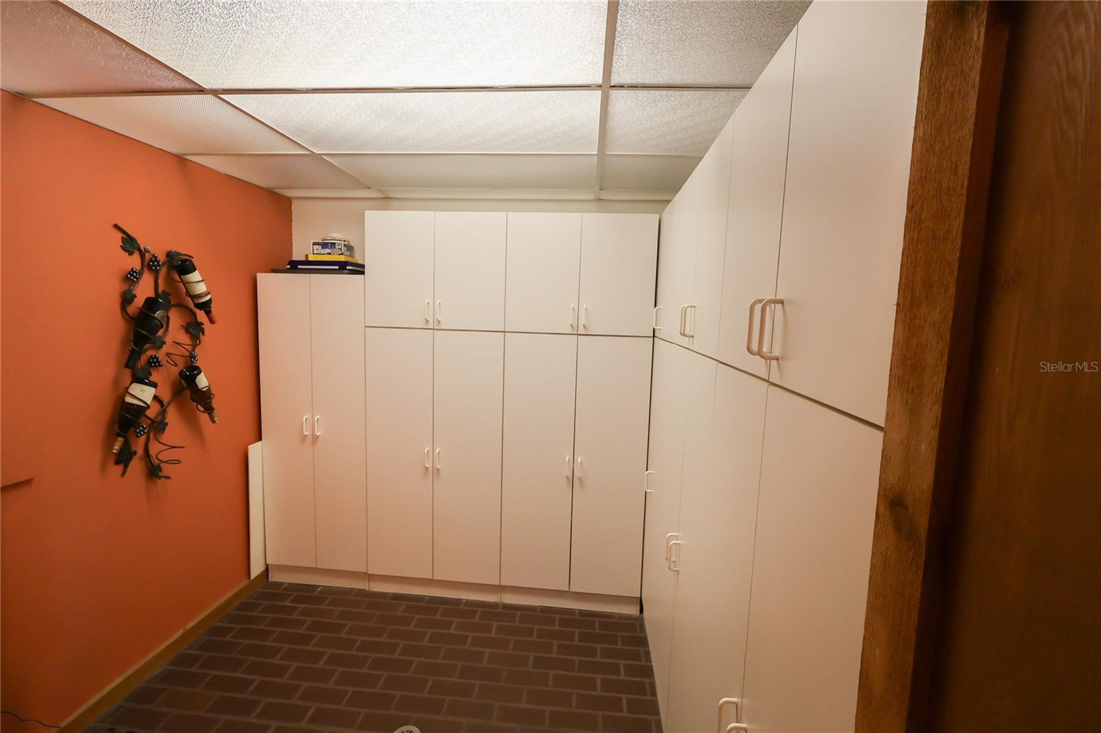 2741 Edwards Rd Property Photo 25