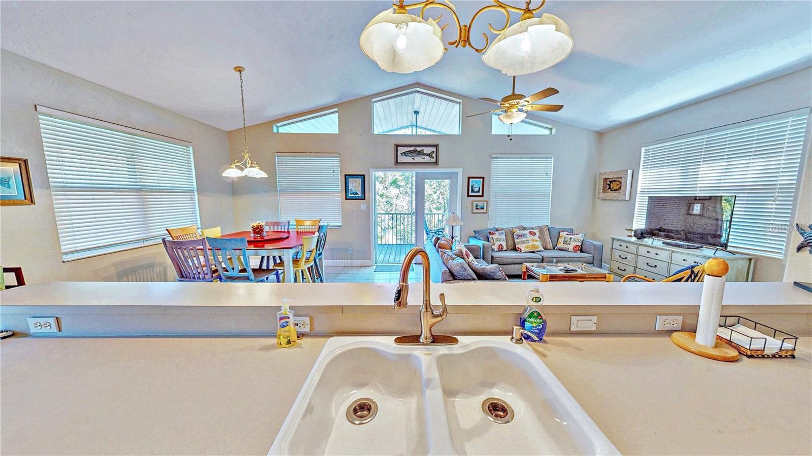 9556 Buccaneer Trl Property Photo 6