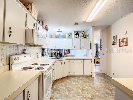 8442 Breeze Hill Dr Property Photo 30