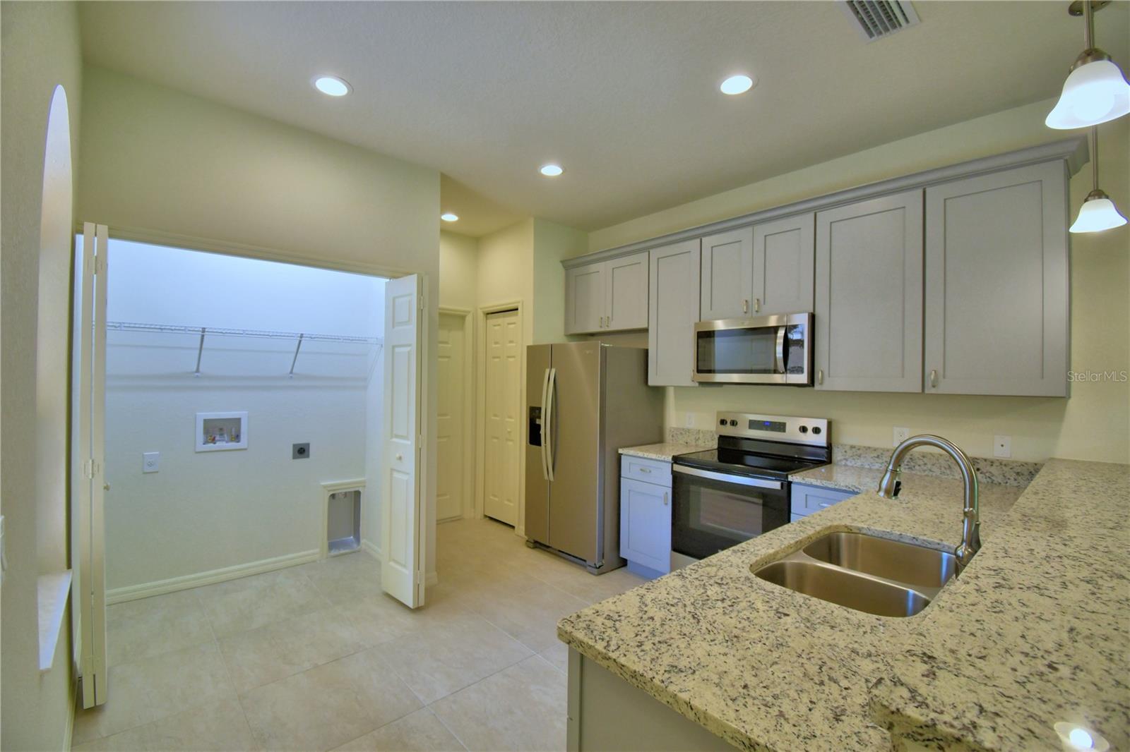 1709 Linz Ct Property Photo 6