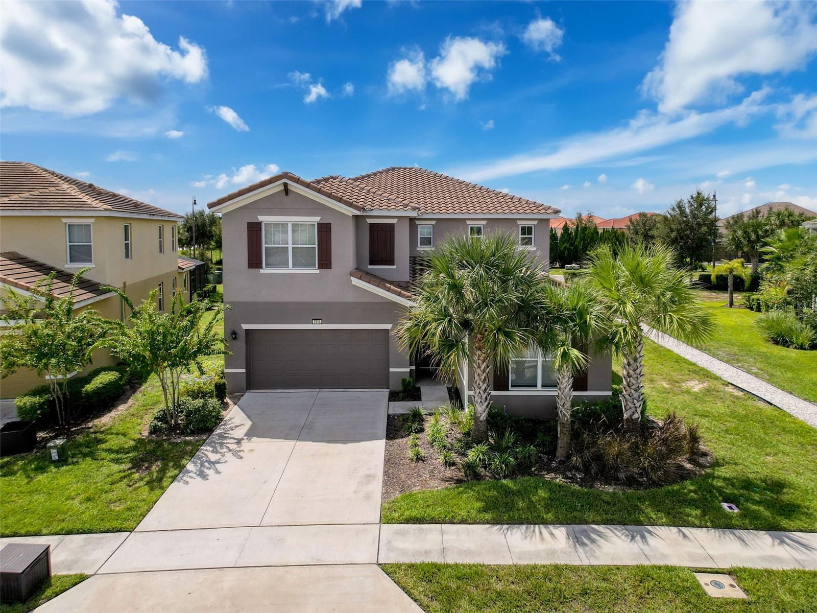 7511 Oakmoss Loop Property Photo 1