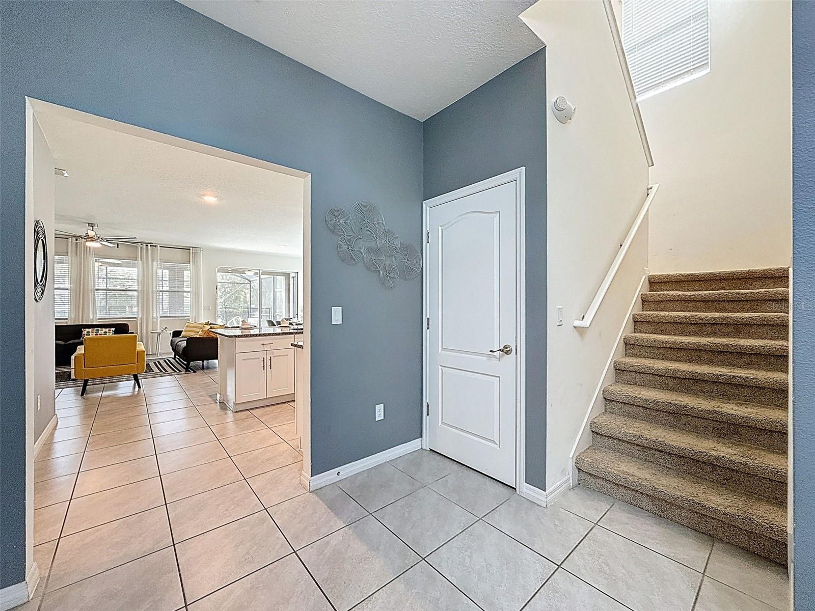 7511 Oakmoss Loop Property Photo 6