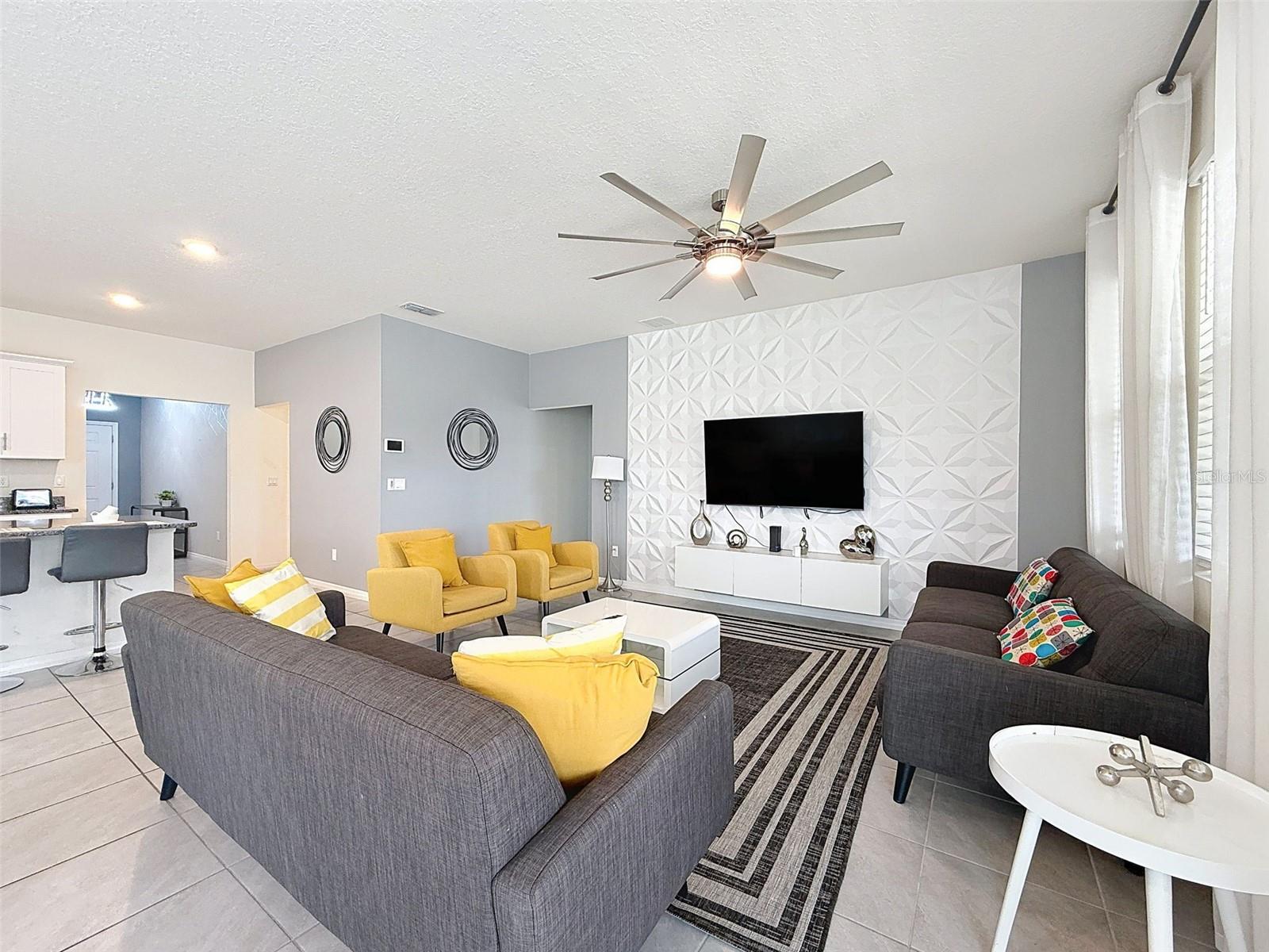 7511 Oakmoss Loop Property Photo 8
