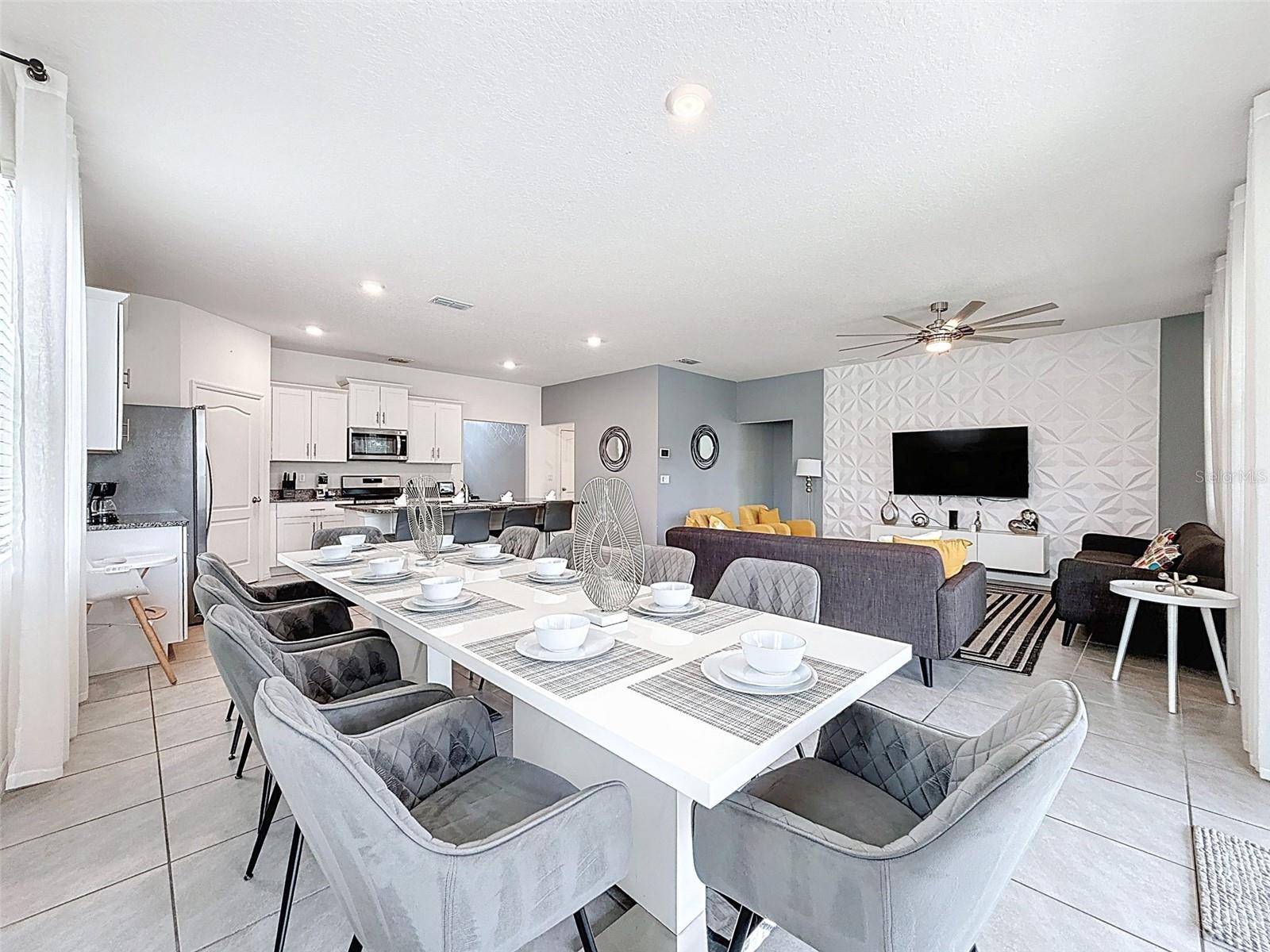 7511 Oakmoss Loop Property Photo 14