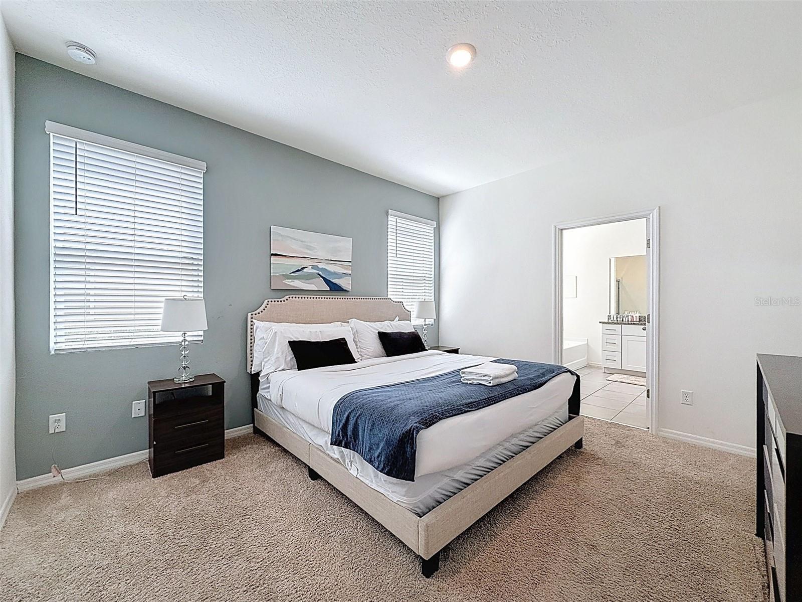 7511 Oakmoss Loop Property Photo 17