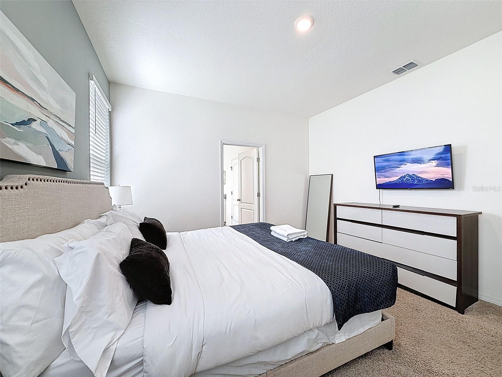 7511 Oakmoss Loop Property Photo 18