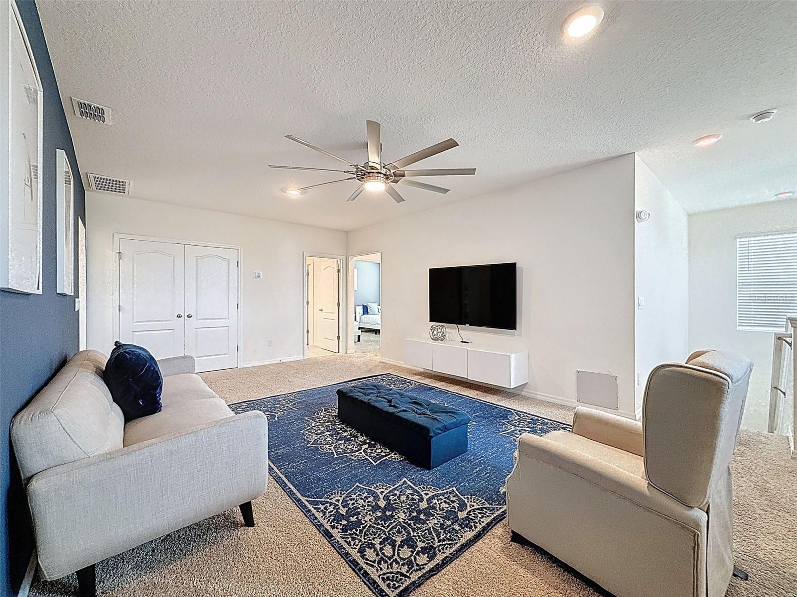 7511 Oakmoss Loop Property Photo 34