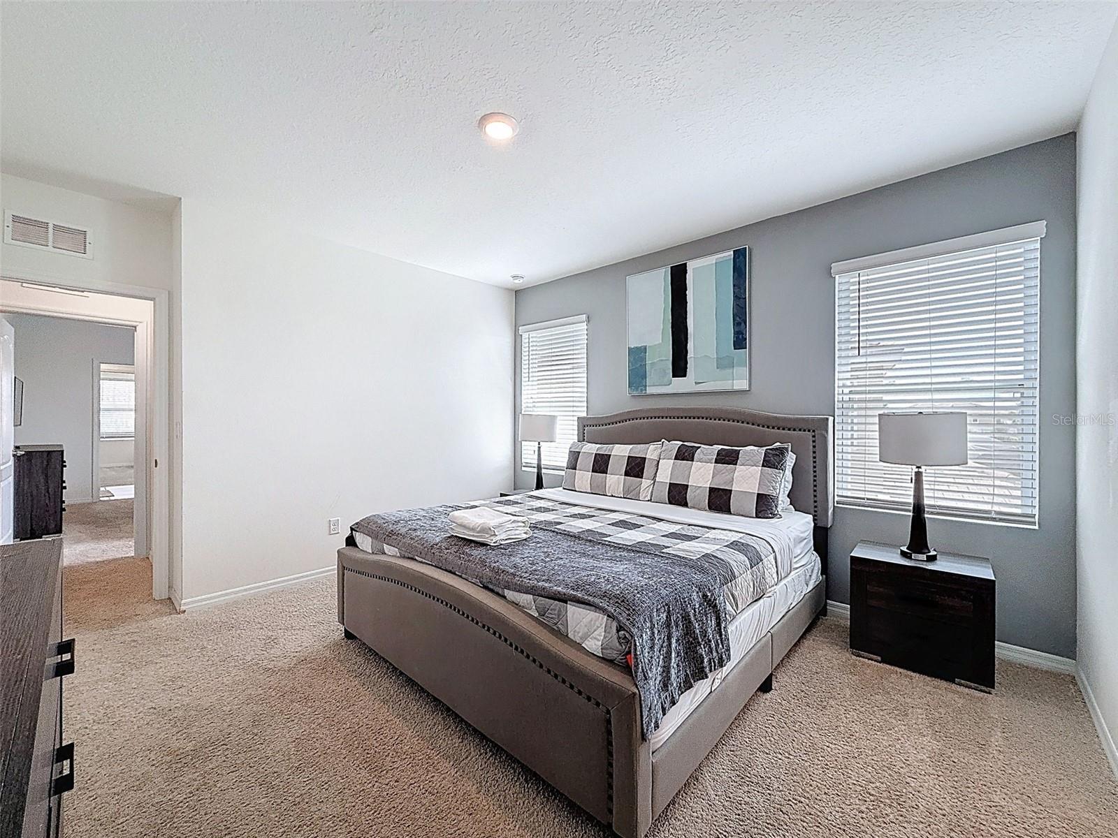 7511 Oakmoss Loop Property Photo 38