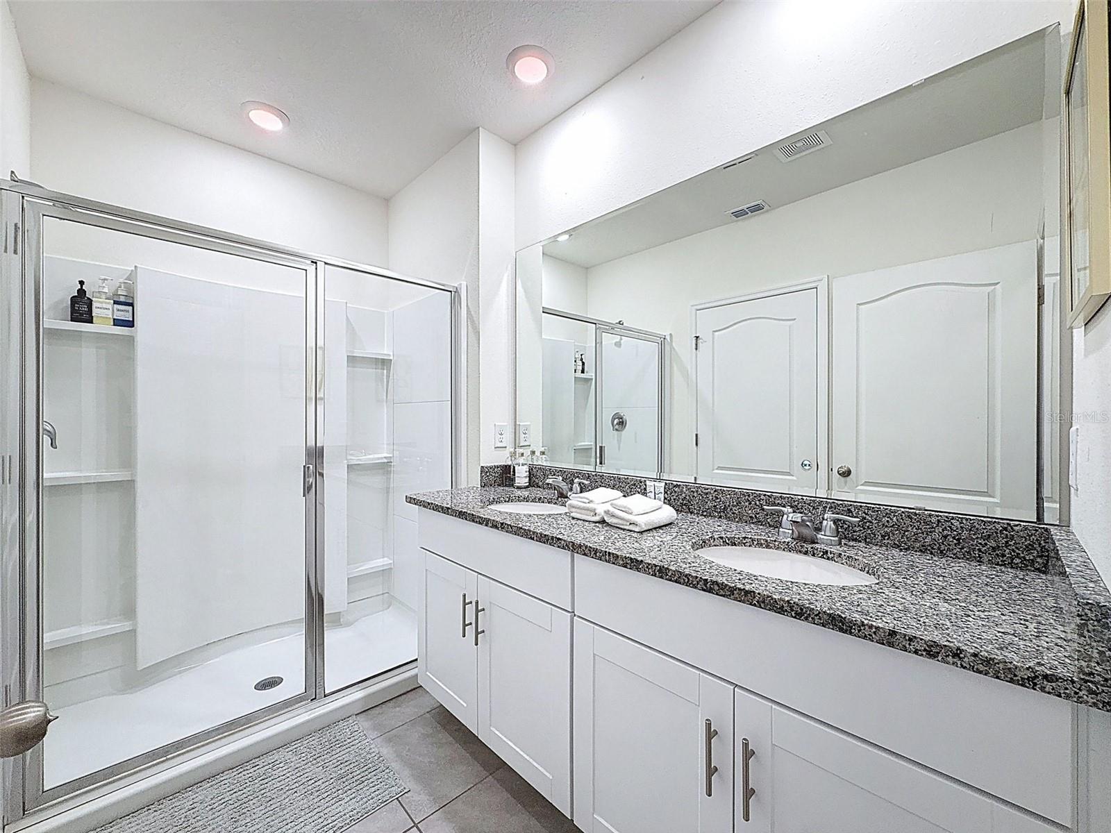 7511 Oakmoss Loop Property Photo 39