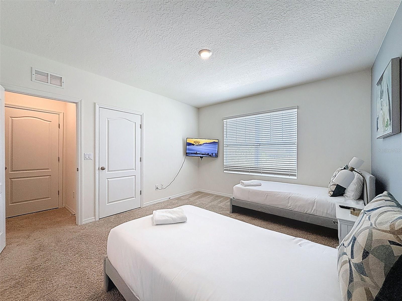 7511 Oakmoss Loop Property Photo 41