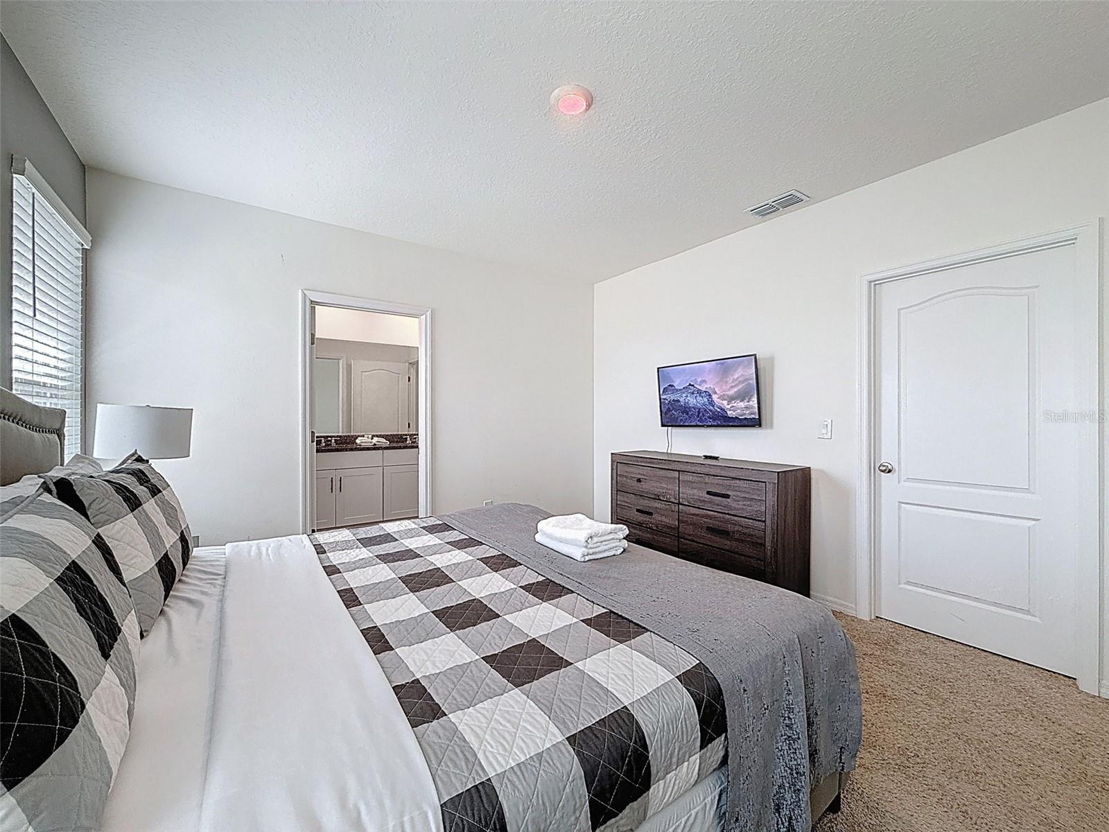 7511 Oakmoss Loop Property Photo 48