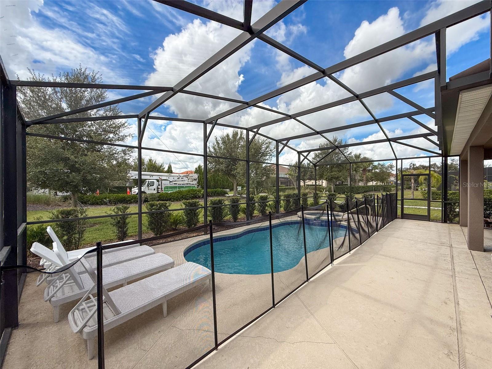 7511 Oakmoss Loop Property Photo 62