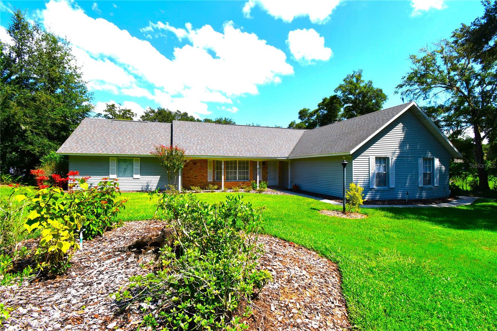 611 Old Eustis Rd Property Photo 1