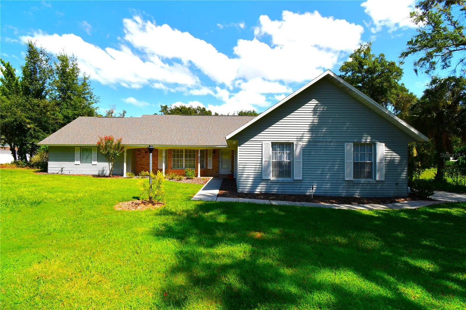 611 Old Eustis Rd Property Photo 2
