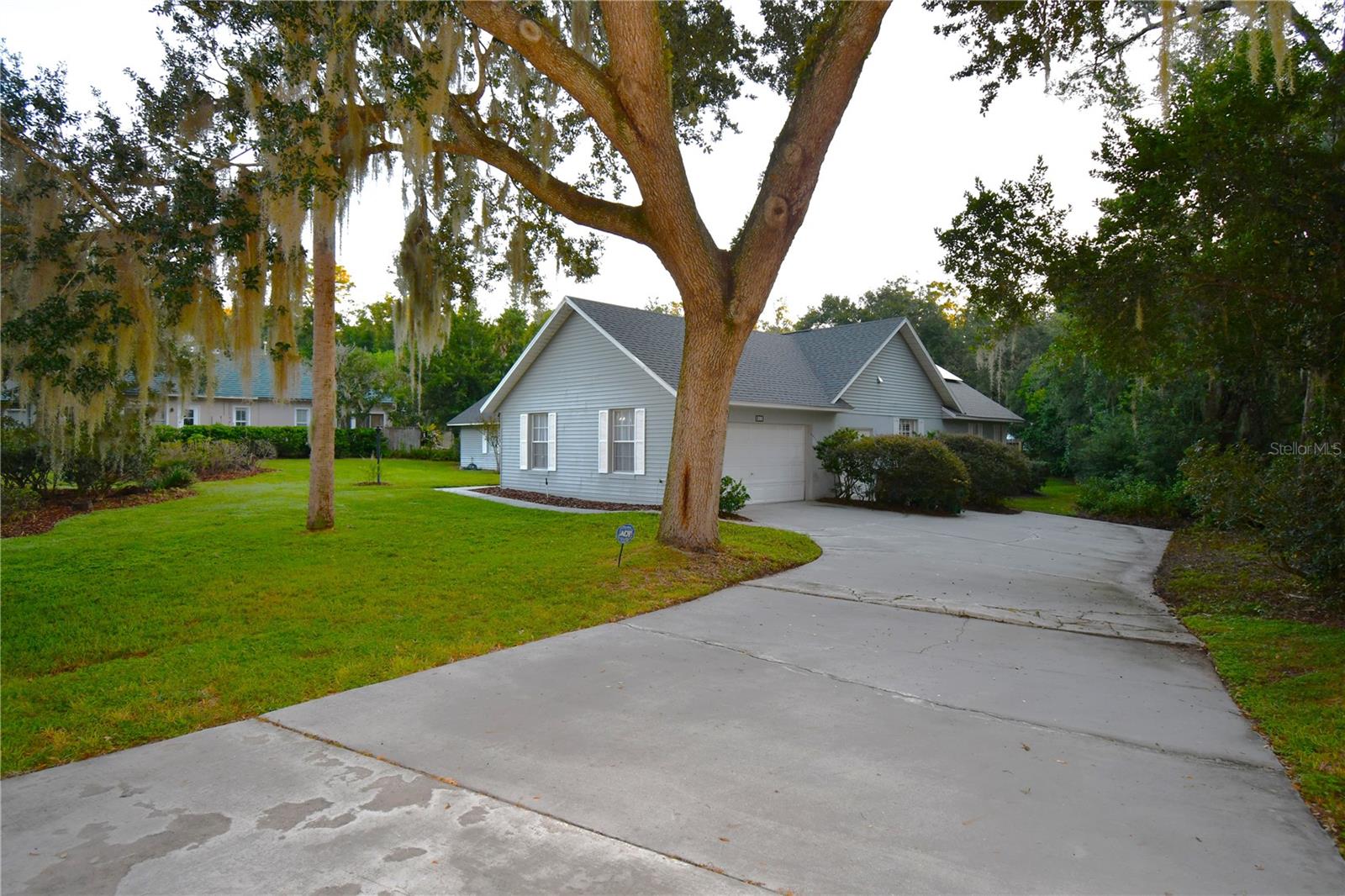 611 Old Eustis Rd Property Photo 5