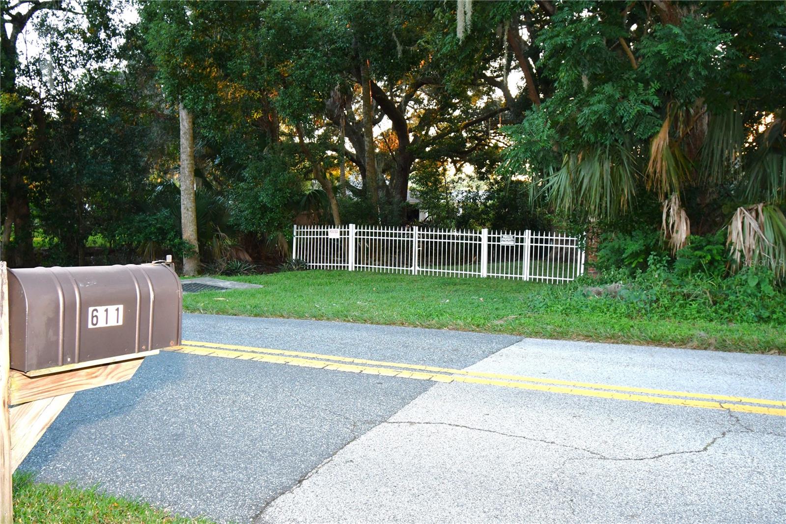 611 Old Eustis Rd Property Photo 7