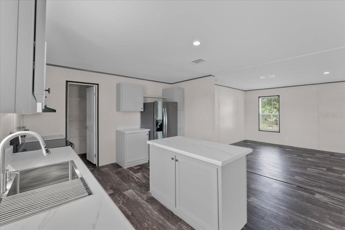 2763 N Vasser Ter Property Photo 15