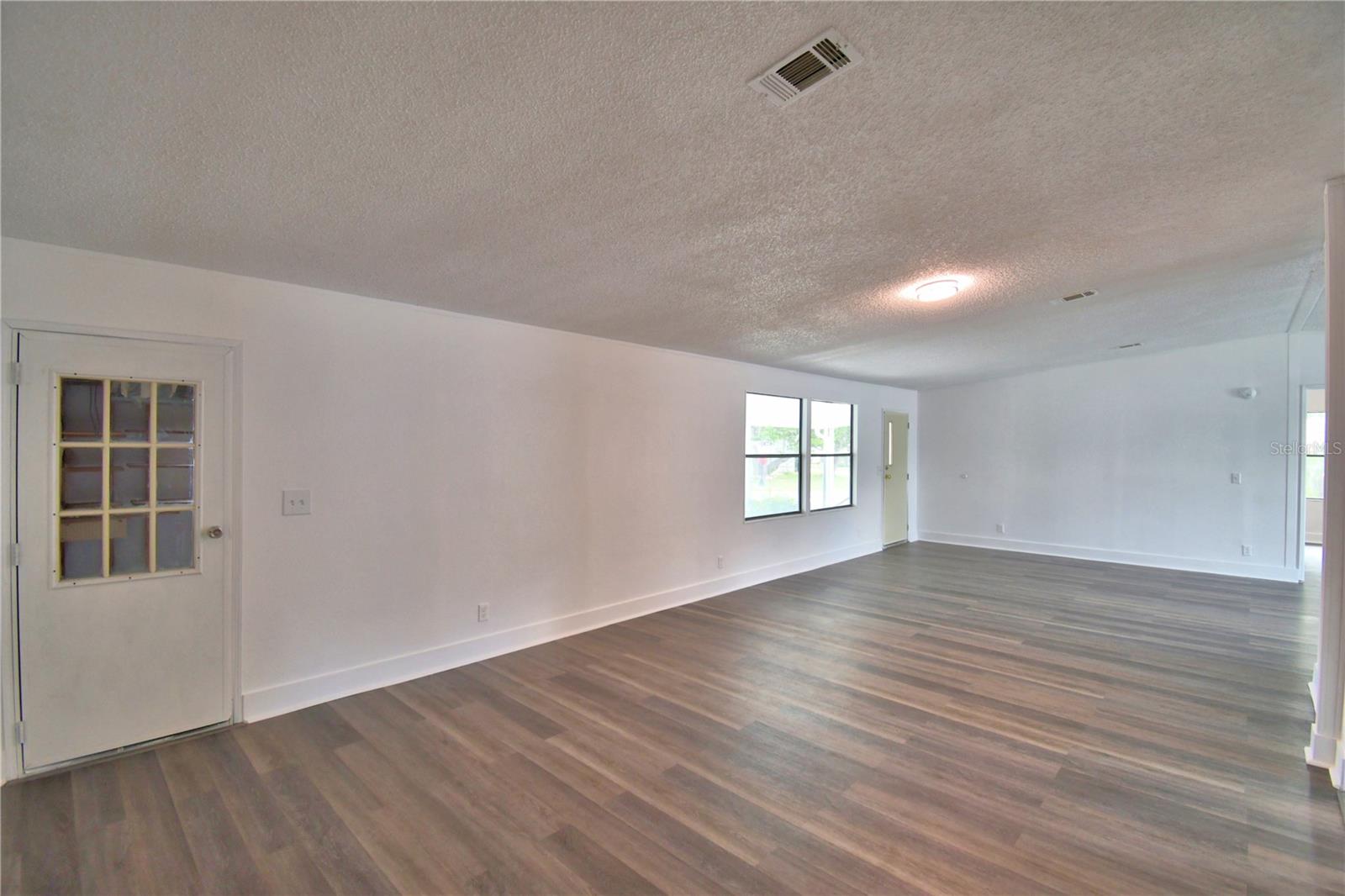 306 Townbridge Dr Property Photo 3
