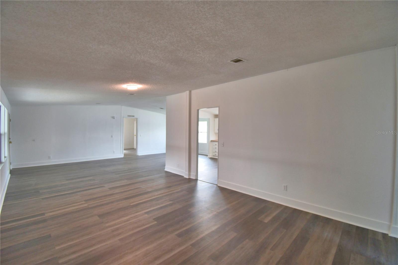 306 Townbridge Dr Property Photo 4