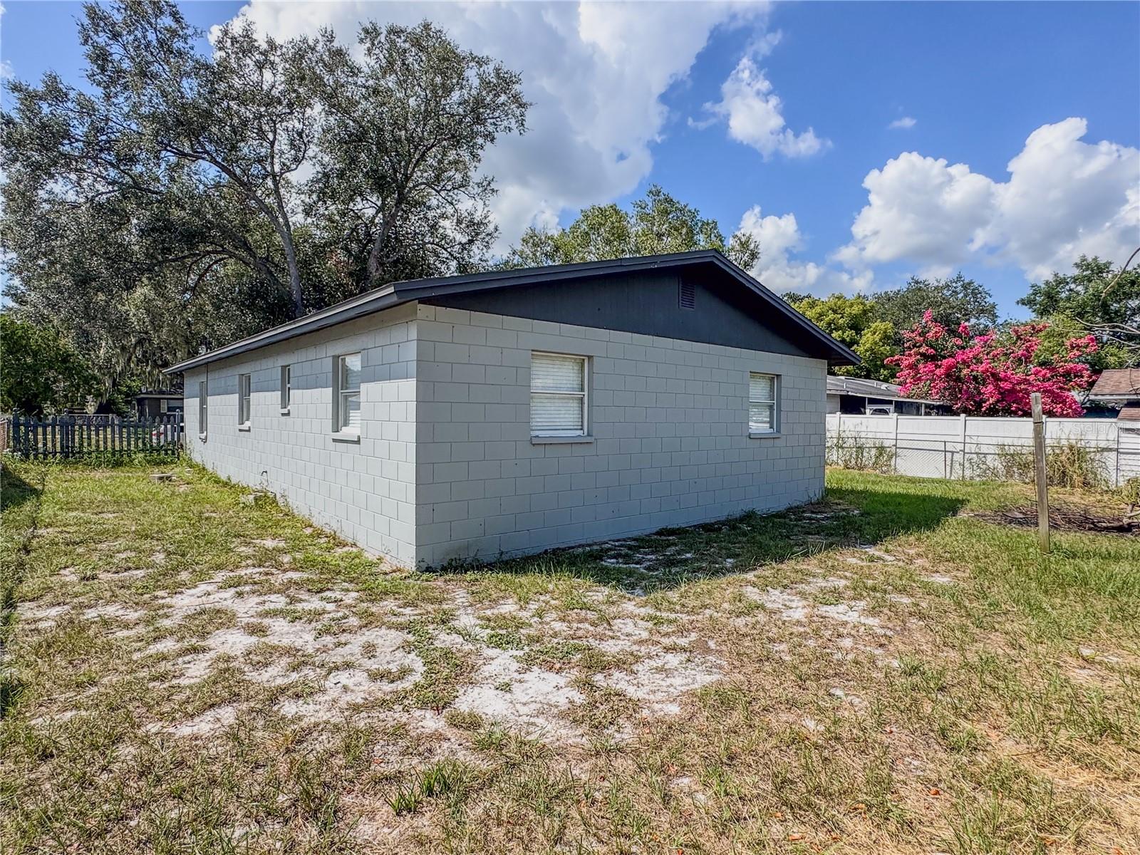602 Taylor Blvd Property Photo 5
