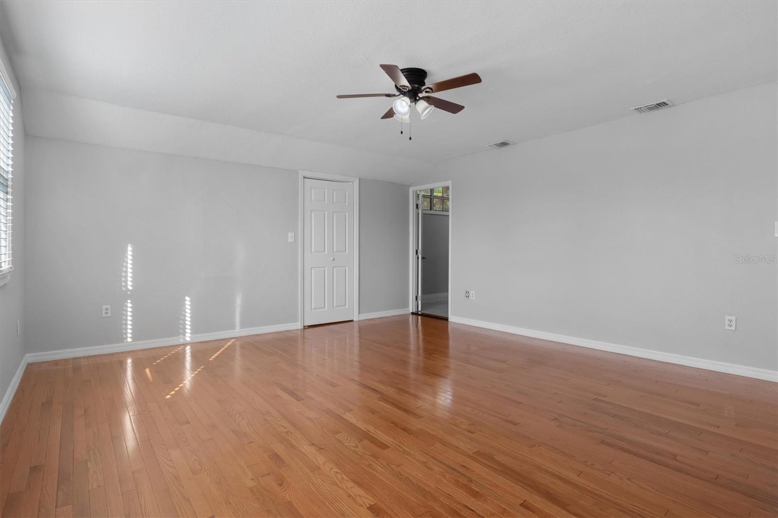 9602 N 46th St Property Photo 17