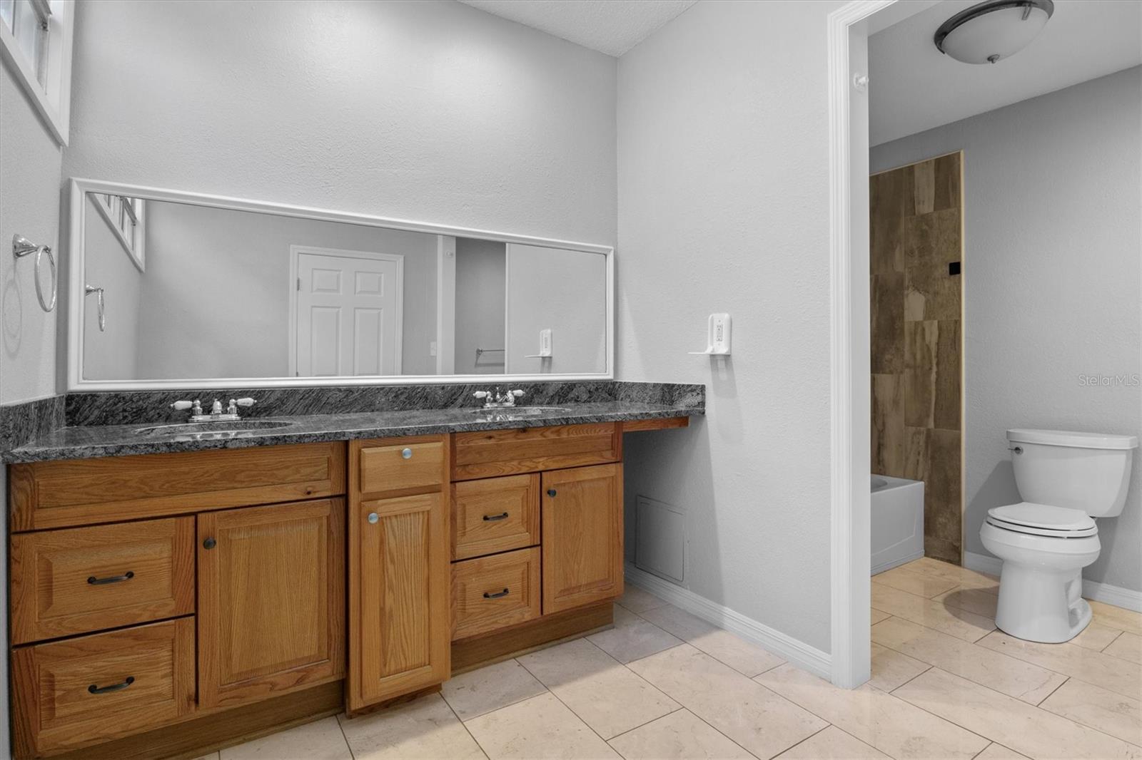 9602 N 46th St Property Photo 19