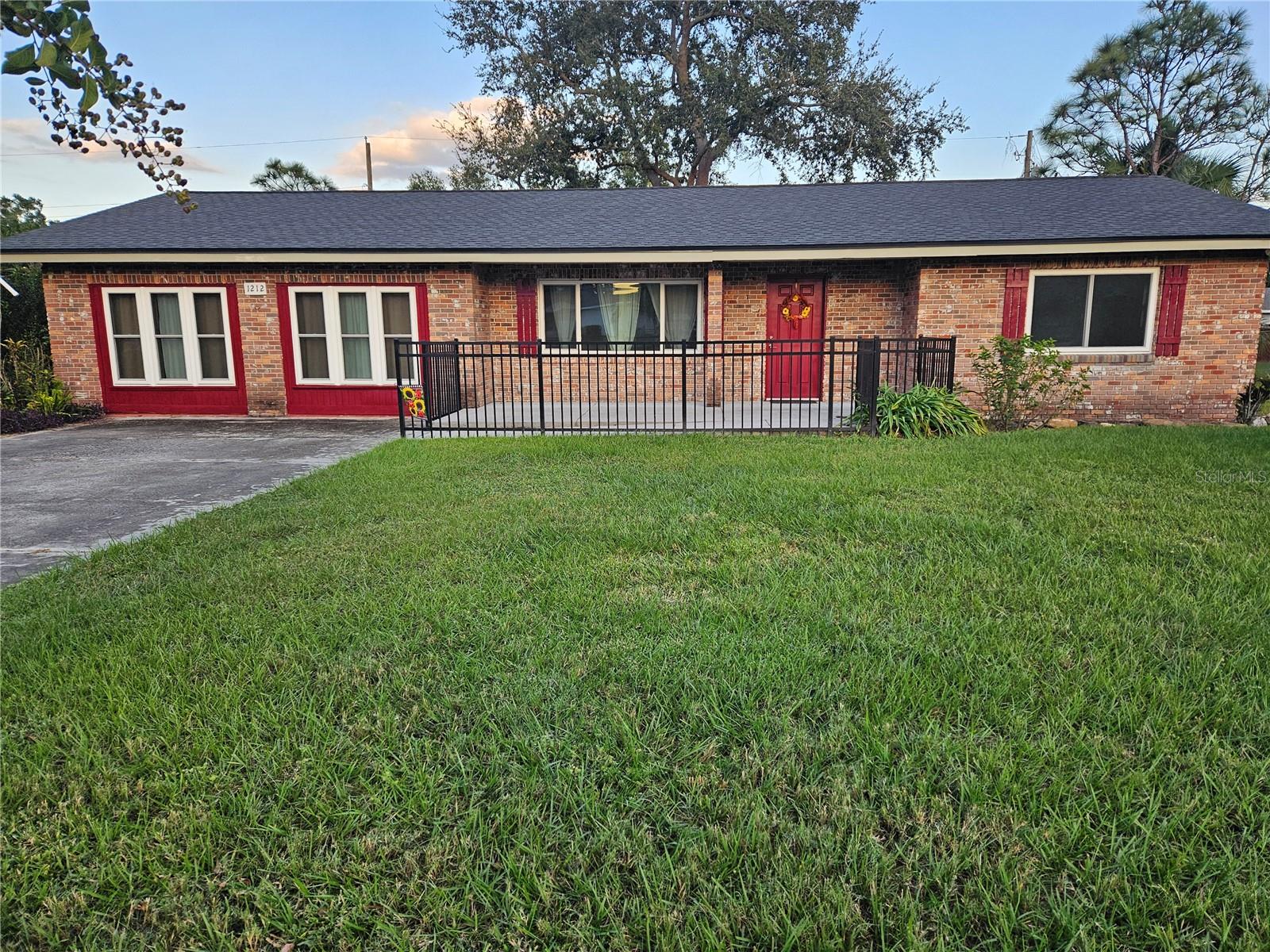 1212 BLAKE AVE