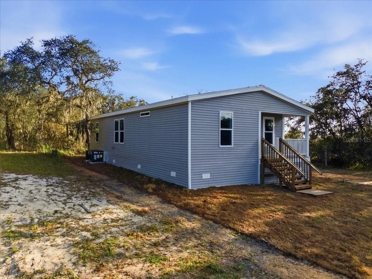 449 Stone St Property Photo 5