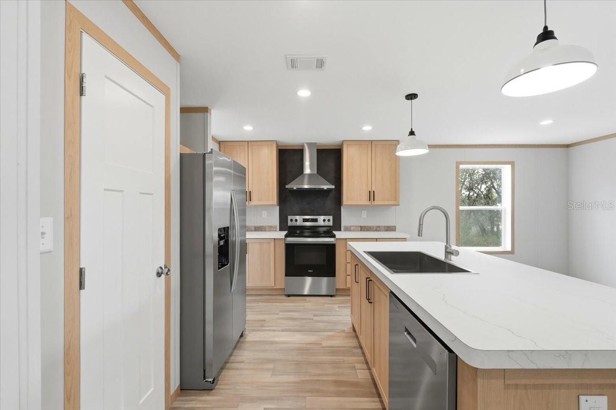 449 Stone St Property Photo 14