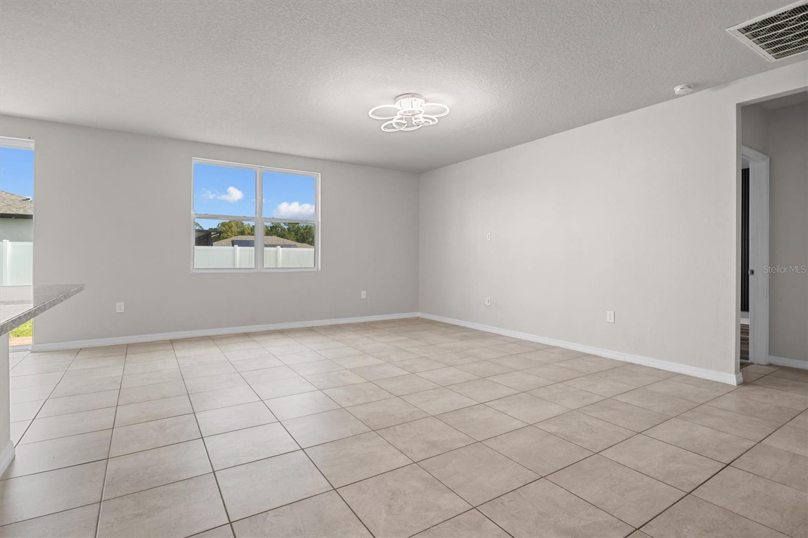 706 Alta Vista Ct Property Photo 16