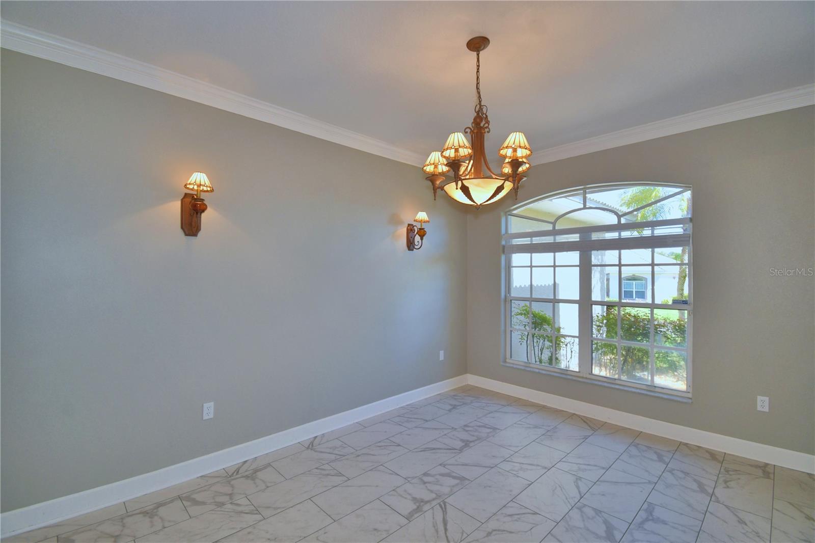239 Golf Aire Blvd Property Photo 7