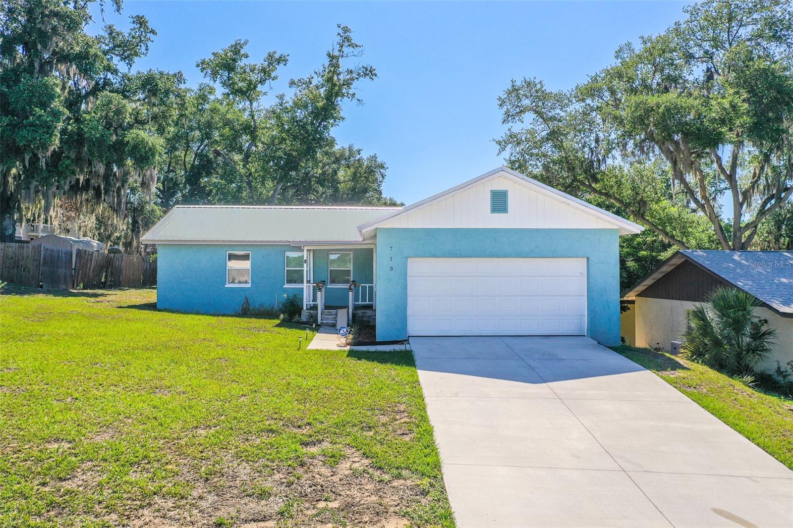 713 GREENLEAF LN