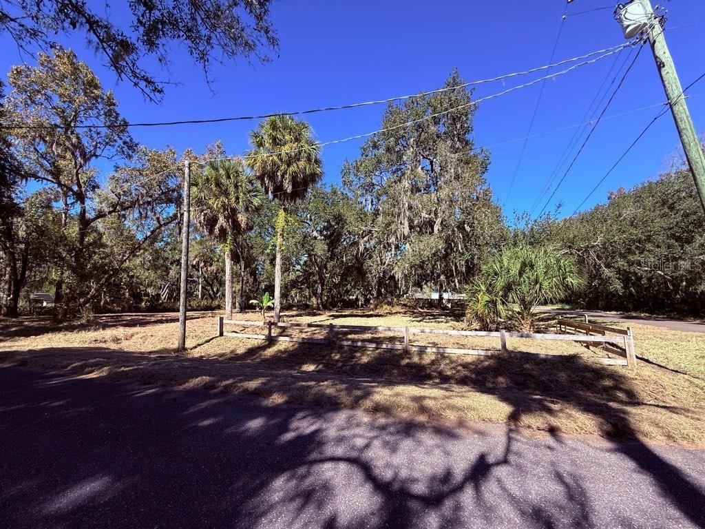 1204 Davies Rd Property Photo 4