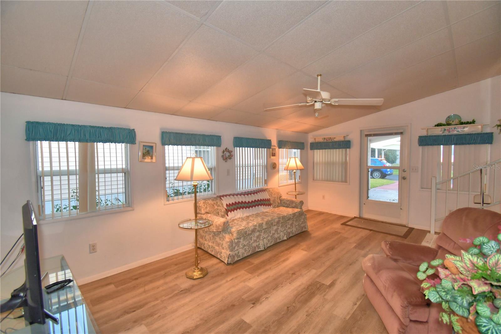 4251 Cedarwood St Property Photo 7
