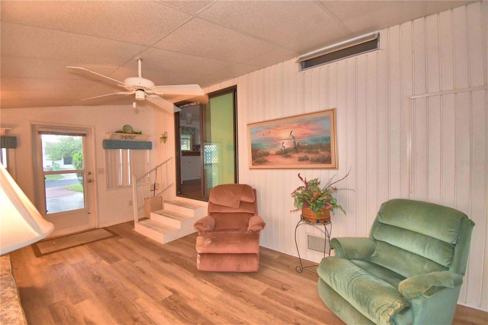 4251 Cedarwood St Property Photo 8