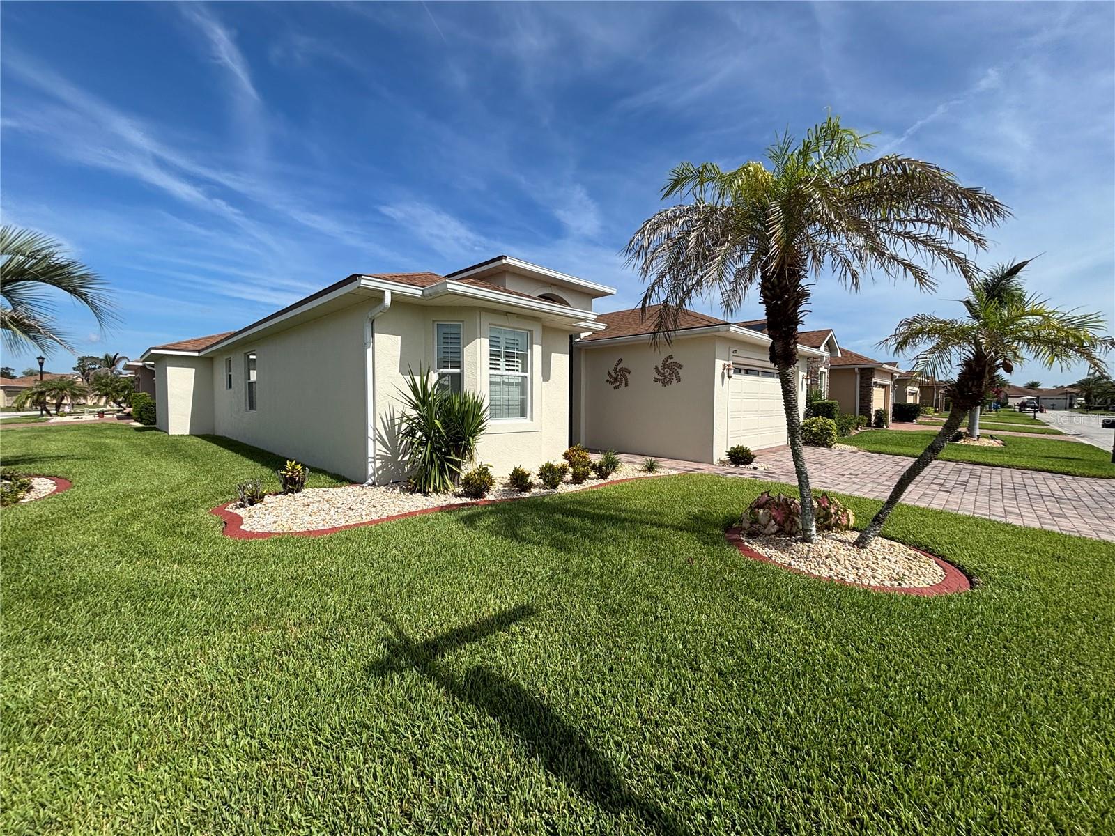 4577 BACK NINE DR Property Photo 1