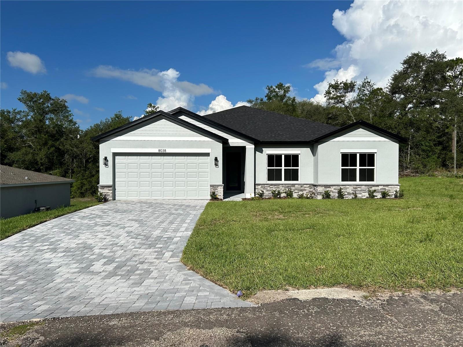 8038 N Voyager Dr Property Photo 1