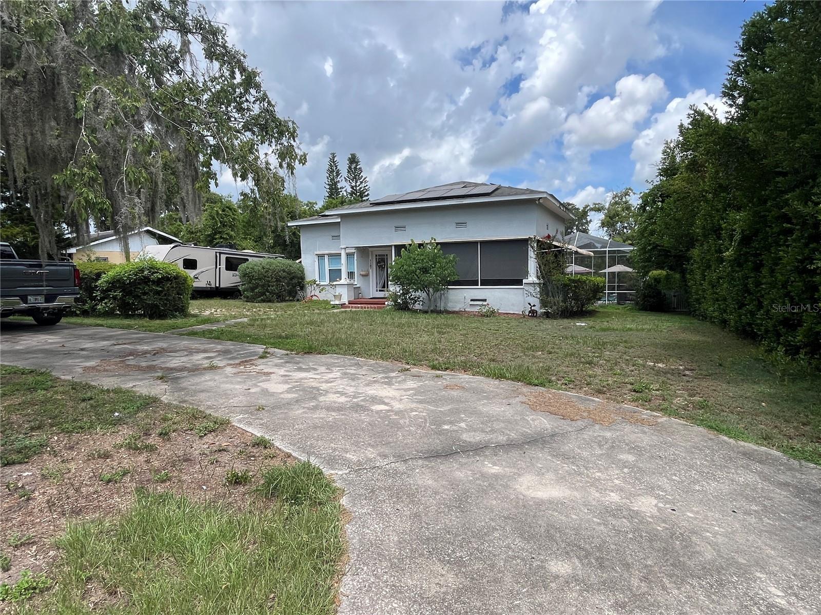 1127 S Lakeshore Blvd Property Photo 3