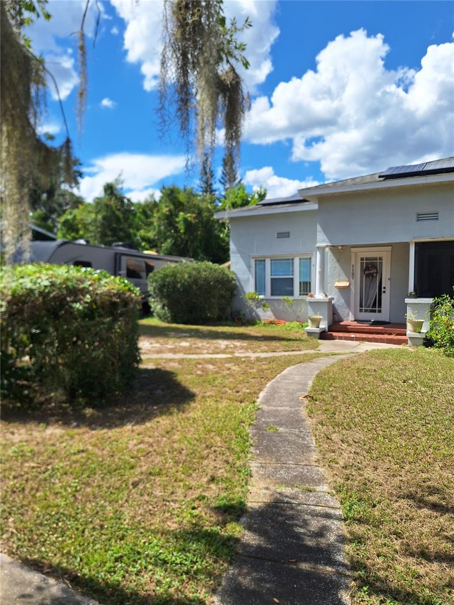 1127 S Lakeshore Blvd Property Photo 4