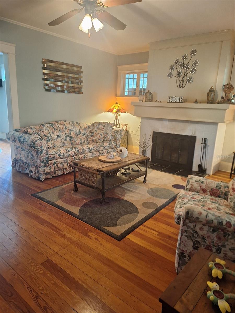 1127 S Lakeshore Blvd Property Photo 6