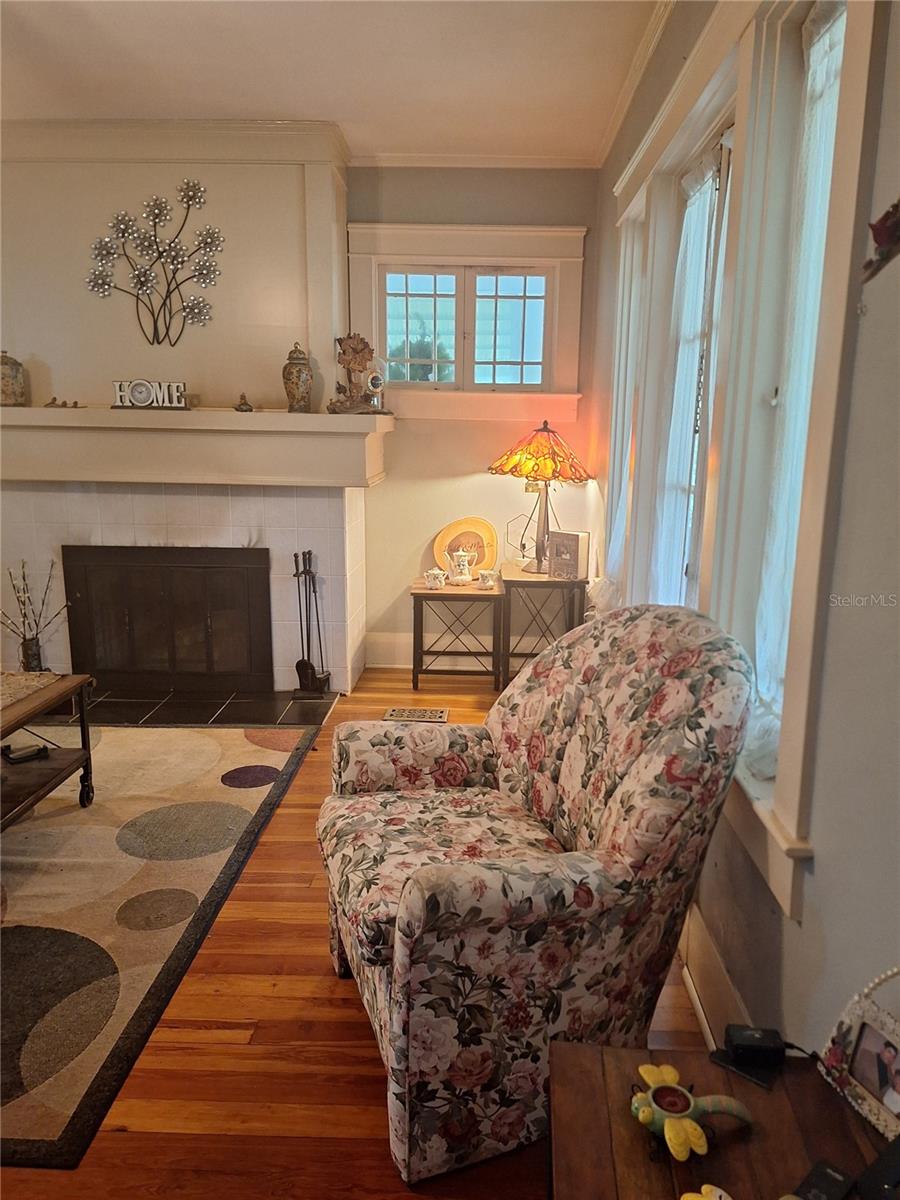 1127 S Lakeshore Blvd Property Photo 7