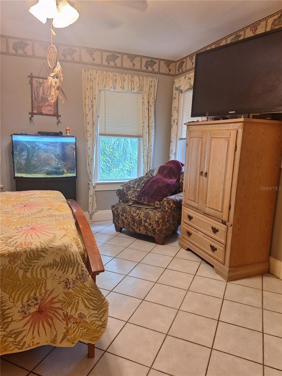 1127 S Lakeshore Blvd Property Photo 22
