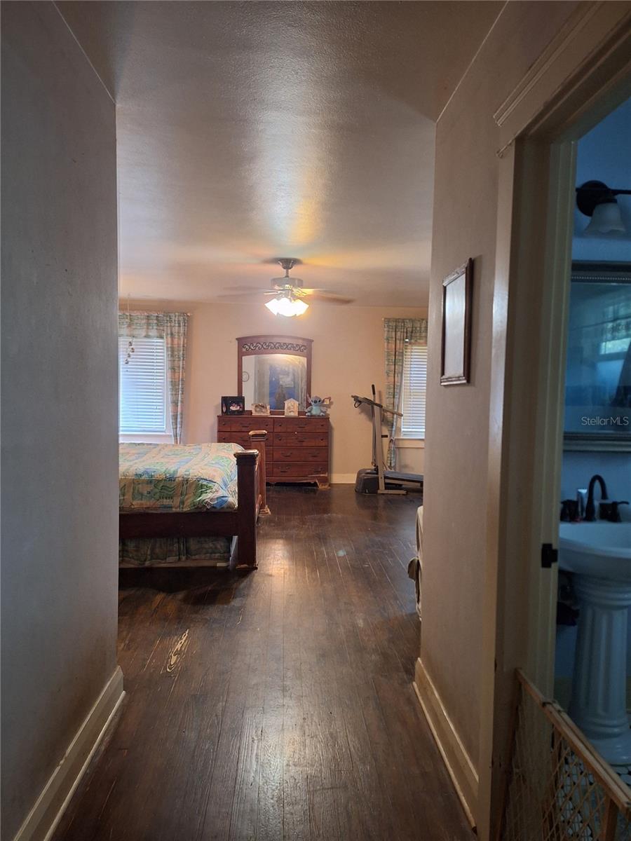1127 S Lakeshore Blvd Property Photo 25