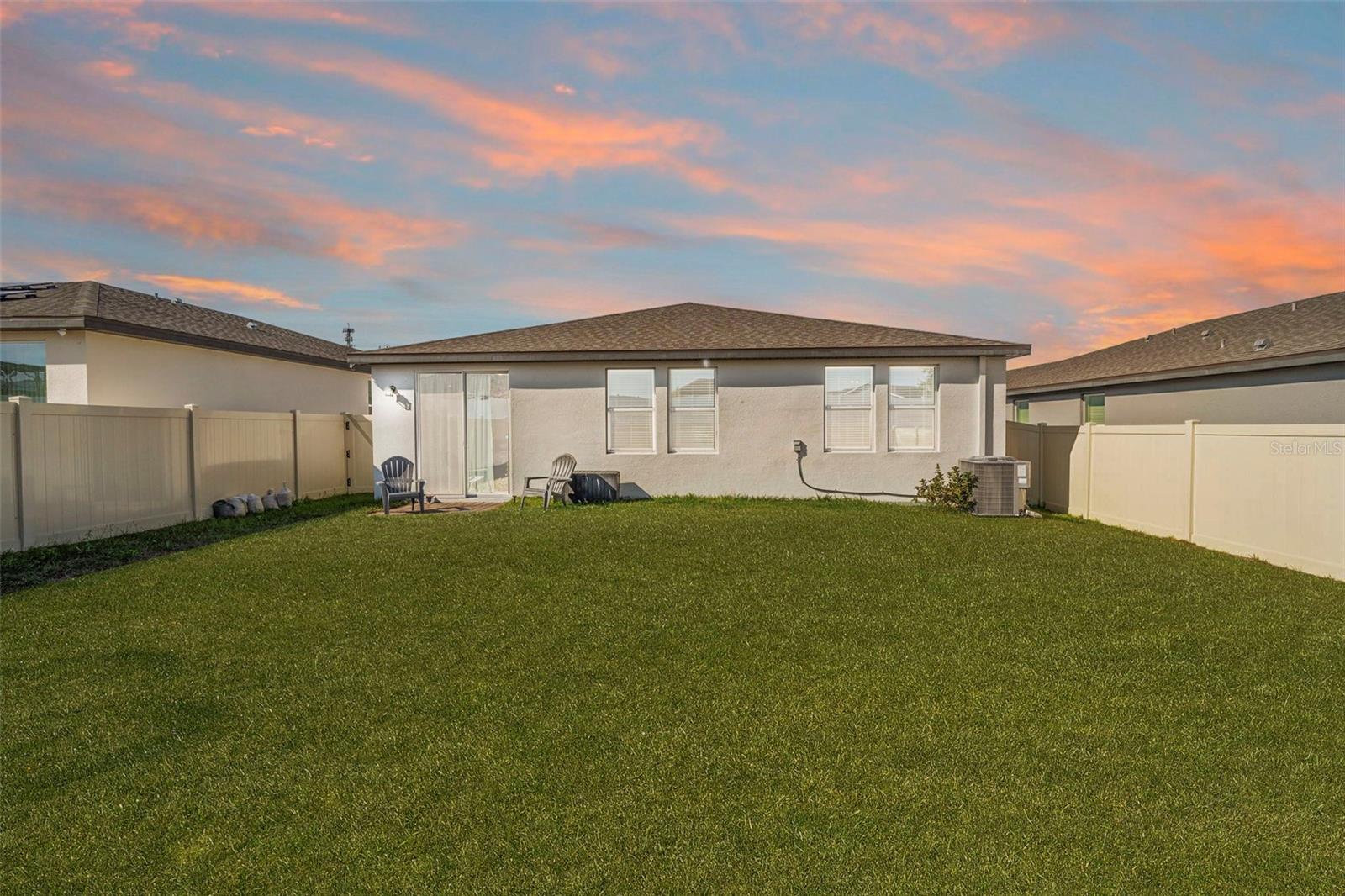 2409 White Tail St Property Photo 5
